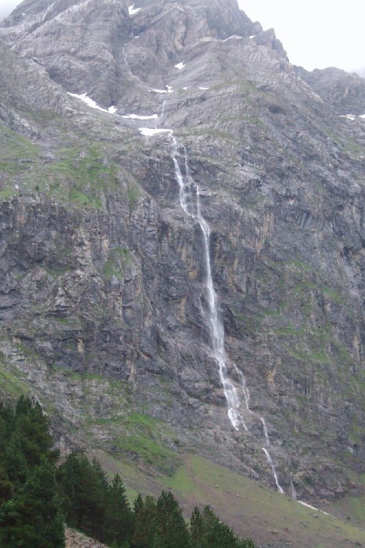 2008-07-12,14-36-50,cirque de Gavarnie.jpg